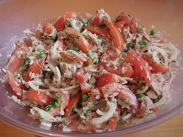 Photo of Leichter und leckerer Thunfisch Tomaten – Salat