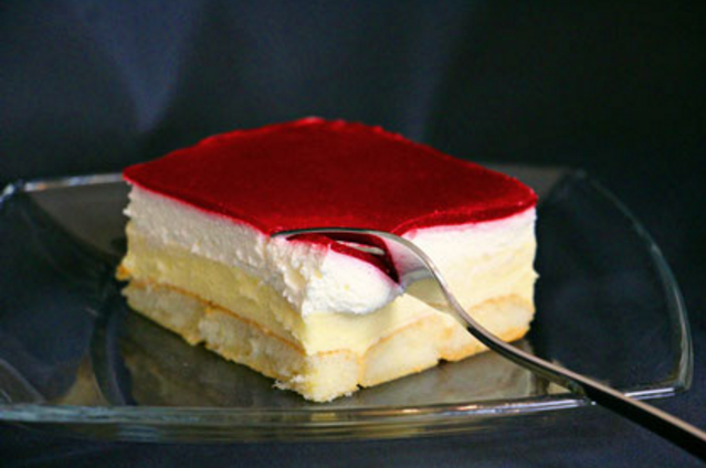 Photo of Himbeer-Puddingcreme Schnitten (Kuchen Ohne Backen)