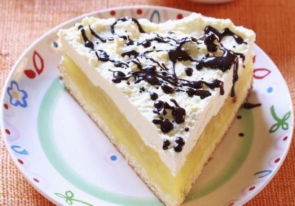 Photo of Apfelkuchen mit geriebenen Äpfeln und Pudding