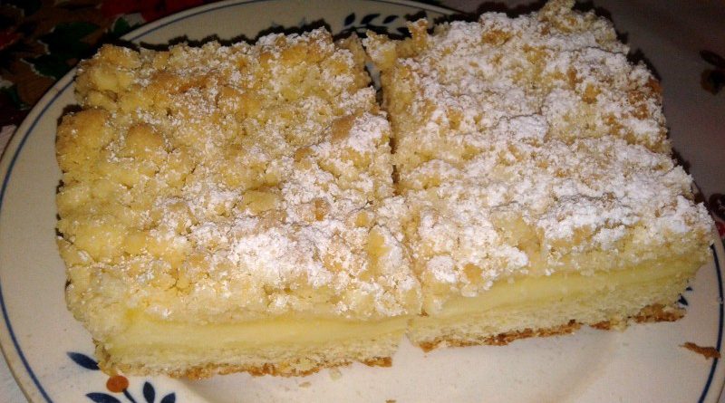 Photo of Streuselkuchen mit Pudding gefüllt