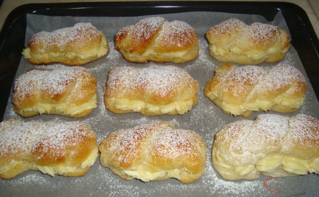 Photo of Die besten Milchbrötchen mit Vanillecreme