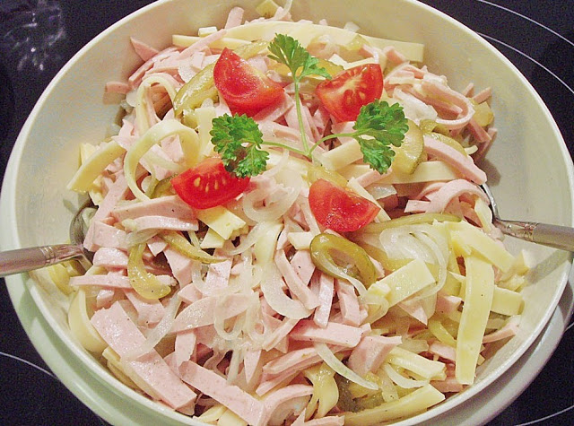 Photo of Schweizer Wurstsalat