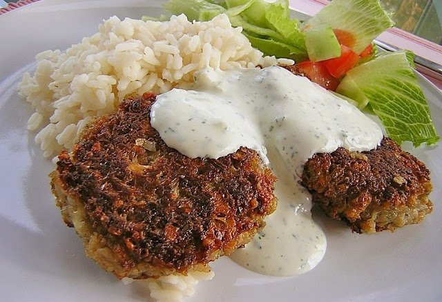 Photo of Grünkern Frikadellen mit Joghurtsauce