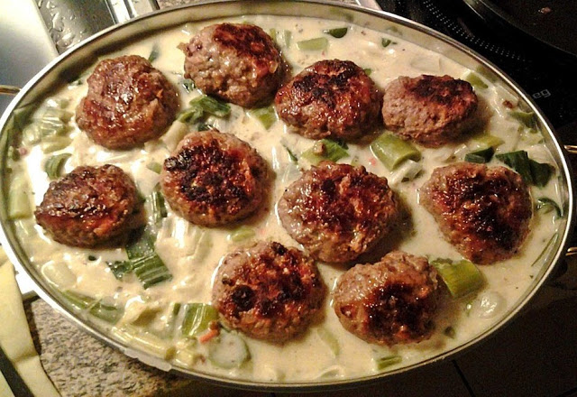 Photo of Speck Frikadellen auf Rahm Porree