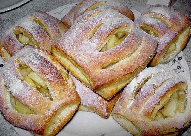 Photo of Apfeltaschen mit Eierlikör Apfelfüllung