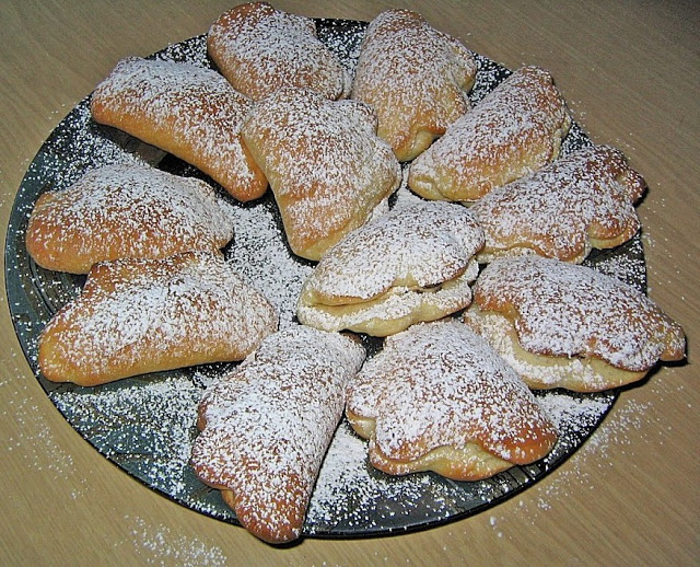 Photo of Bananen Quark Taschen mit Bailey’s Guss