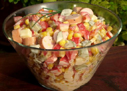 Photo of Wurst Käse Salat mit Mais und Paprika