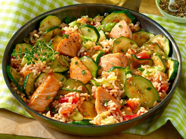 Photo of Lachspfanne mit Zucchini