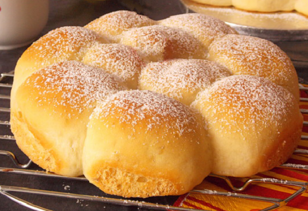 Photo of Buchteln mit Vanillesoße