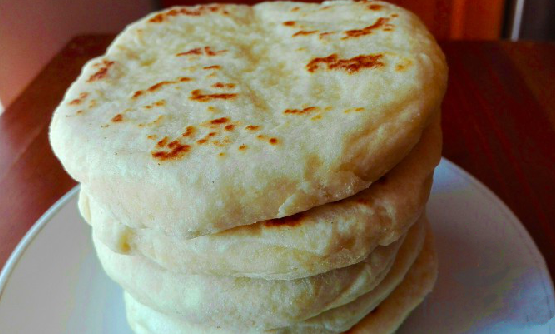 Photo of Super schnelle mit Käse gefüllte Knoblauchfladen