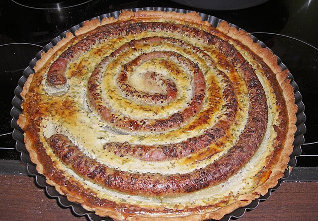 Photo of Bratwurst Torte mit Senfkruste