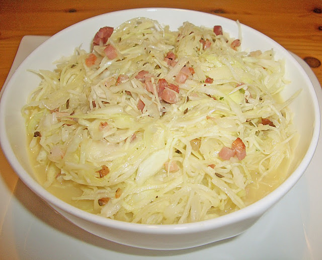 Photo of Bayrischer Krautsalat mit Speck