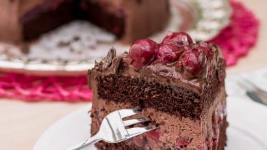 Photo of lecker Schokoladentorte mit Sauerkirschen