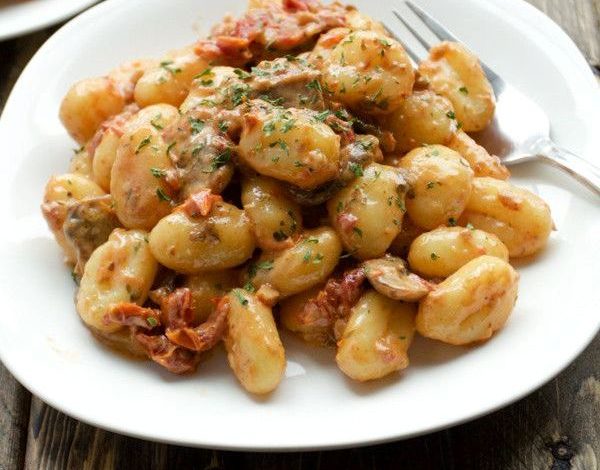 Photo of Hähnchen-Gnocchi-Pfanne mit Möhren