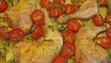 Photo of Knusprige Hähnchenschenkel mit Tomaten und Knoblauch