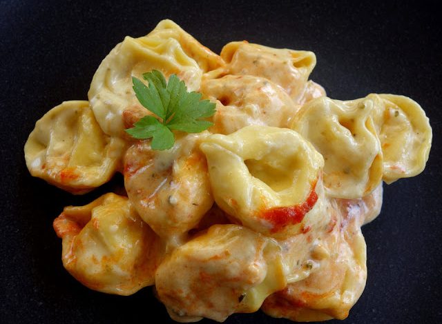 Photo of Tortellini in Tomaten-Käse-Sauce