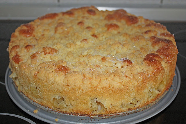 Photo of Apfelkuchen nach Omas Art mit Butterstreuseln