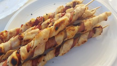 Photo of Gegrillte Teigspieße mit Bacon und Knoblauch