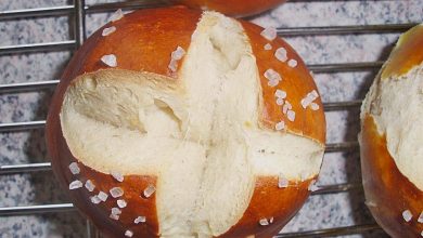 Photo of Schwäbische Laugenbrötchen