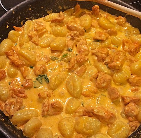 Photo of Curry Gnocchi mit Hähnchen