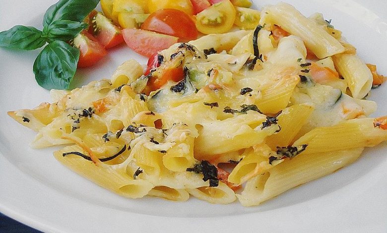 Photo of Nudelauflauf mit Zucchini und Paprika