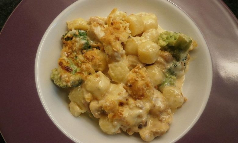 Photo of Auflauf mit Huhn und Brokkoli, Kartoffeln und Speck