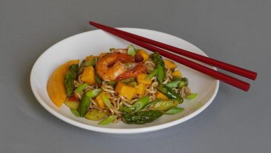 Photo of Grüner Spargel mit Mango, Garnelen und Mie-Nudeln