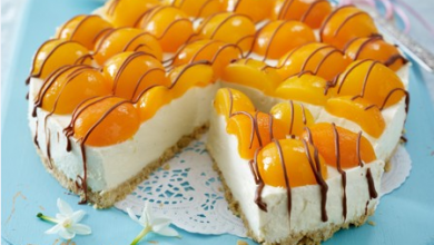 Photo of Eierlikör-Cheesecake mit Aprikosen und Schokostreifen
