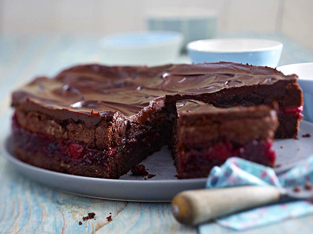 Photo of Supersaftiger Schoko-Beeren-Kuchen