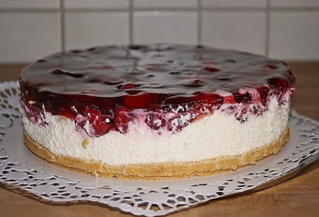 Photo of Windbeuteltorte mit frischkäse in 10 minuten fertig zum naschen !