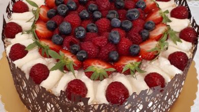 Photo of Erdbeer-joghurt-mousse torte mit schokoladerand