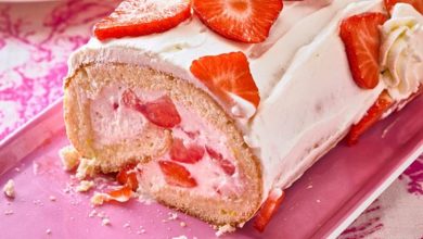 Photo of ERDBEER-SAHNEROLLE