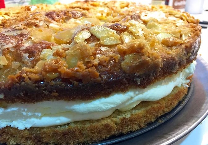 Photo of BIENENSTICH MIT PUDDINGCREME: KNUSPRIG SÜSS