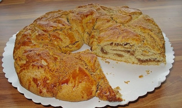 Photo of Haselnusskranz