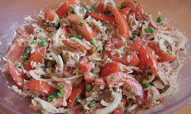 Photo of Leichter und leckerer Thunfisch – Tomaten – Salat – fettarm, schnelle Zubereitung