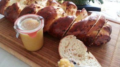 Photo of HEFEZOPF MIT ROSINEN UND ORANGEN-MARZIPAN MARMELADE