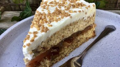 Photo of CREMIGE NUSSTORTE MIT PFLAUMEN