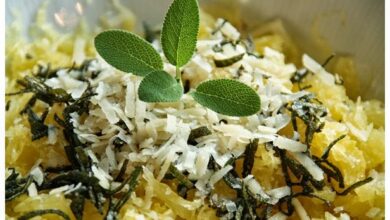 Photo of Spaghetti-Kürbis mit Salbei-Butteröl und Parmesan