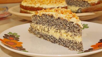 Photo of Super schneller Mohnkuchen ohne Boden mit Paradiescreme und Haselnusskrokant