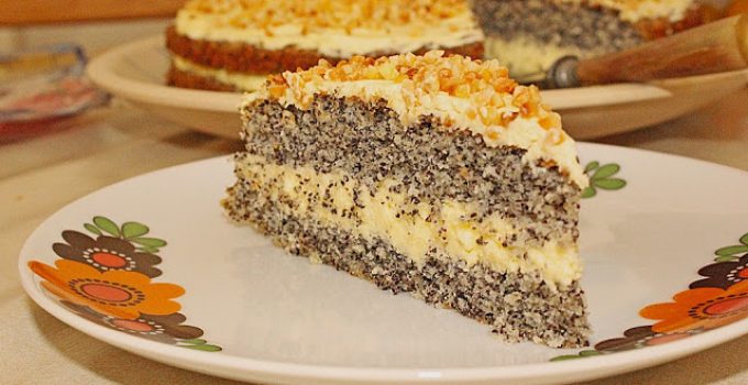 Photo of Super schneller Mohnkuchen ohne Boden mit Paradiescreme und Haselnusskrokant