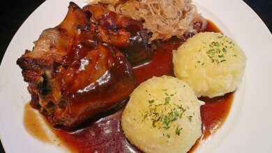 Photo of Knusprig gebratene schweinshaxen
