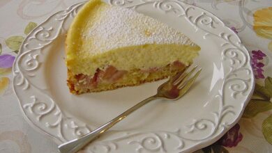 Photo of Rhabarberkuchen mit quarkschaumguss