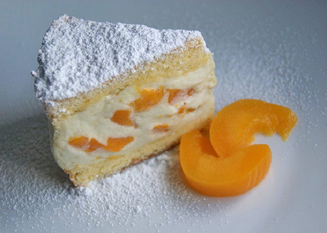 Photo of Käsesahnetorte mit pfirsichstückchen