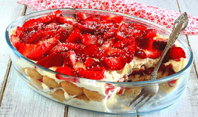 Photo of Schmeckt wie verrückt, Erdbeer Tiramisu !