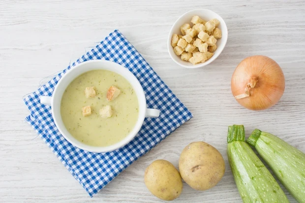 Photo of Zucchinicremesuppe mit kartoffeln