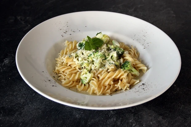 Photo of Nudeln in brokkoli-käse-sosse