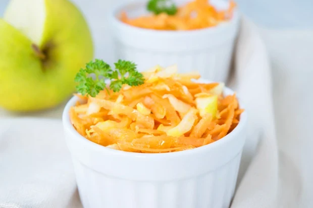 Photo of Karottensalat mit apfel