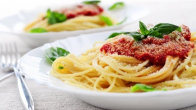 Photo of Spaghetti mit tomatensauce und parmesan