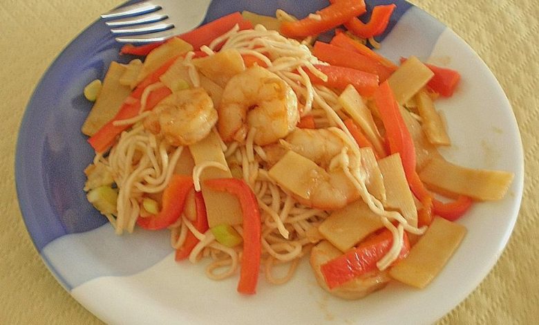 Photo of Garnelen – Wok mit Eiernudeln