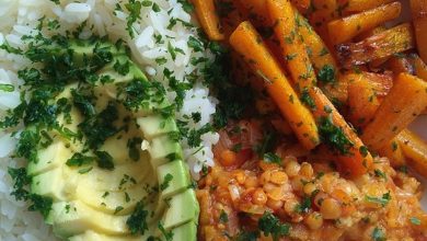 Photo of Vegane Curry-Linsen-Bowl mit Röst-Karotten und Petersilien-Dip